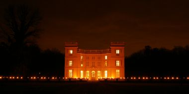 Nachtfoto van Kasteel d'Ursel helemaal belicht 
